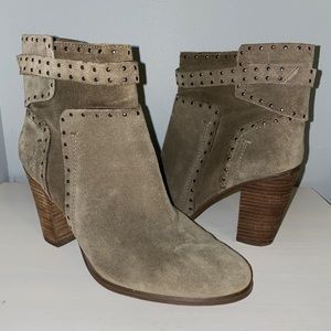 Vince Camuto booties size 7.5